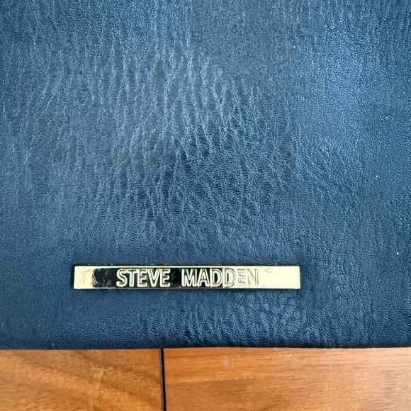 Steve Madden Crossbody Purse - Picture 4 of 6